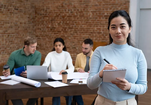 leading-educator-image